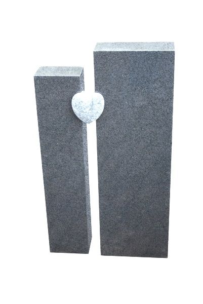 Einzelgrabstein mit hellem Granit Herz 105cm x 59cm x 14cm